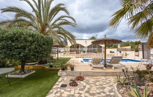Resale - Country Property/Finca - Albatera