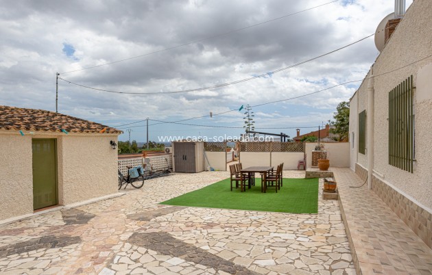 Resale - Country Property/Finca - Albatera