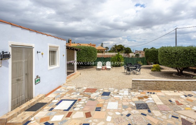 Resale - Country Property/Finca - Albatera