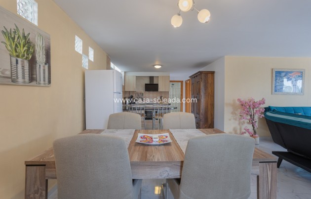 Resale - Country Property/Finca - Albatera