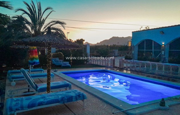 Resale - Country Property/Finca - Albatera