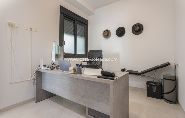 Resale - Townhouse - Villamartin - Villamartín