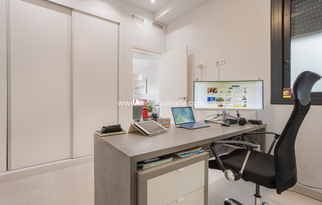 Resale - Townhouse - Villamartin - Villamartín