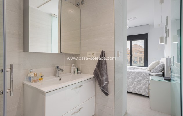 Resale - Townhouse - Villamartin - Villamartín