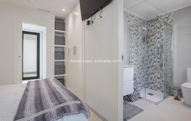 Resale - Townhouse - Villamartin - Villamartín