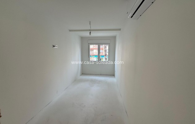 Resale - Apartment / flat - Torrevieja - Costa Blanca