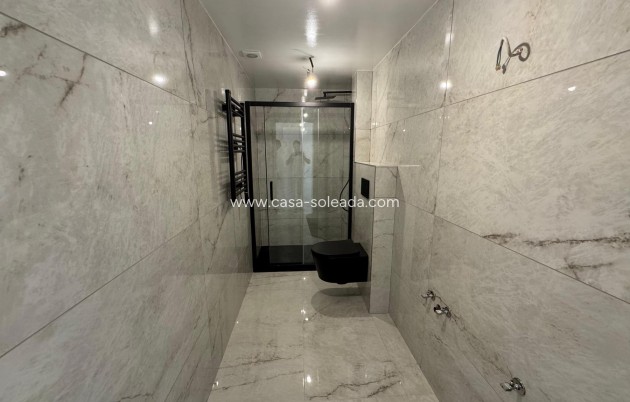 Resale - Apartment / flat - Torrevieja - Costa Blanca