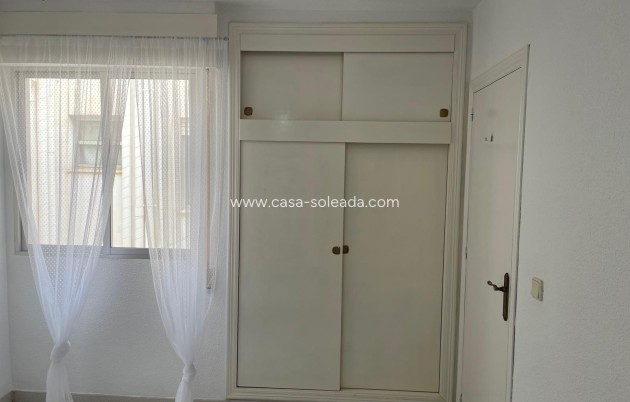 Resale - Apartment / flat - Torrevieja - Center