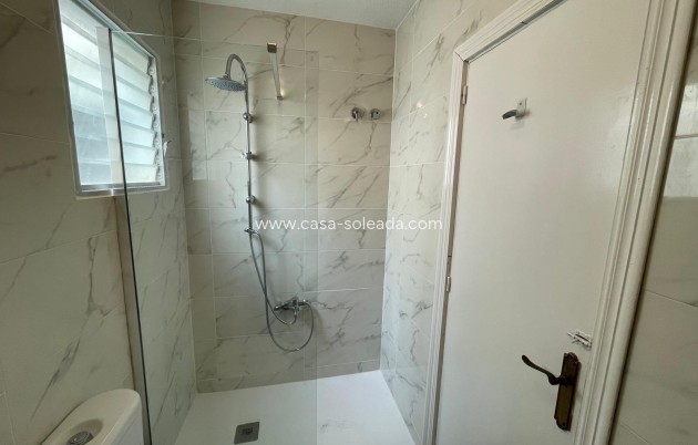 Resale - Apartment / flat - Torrevieja - Center