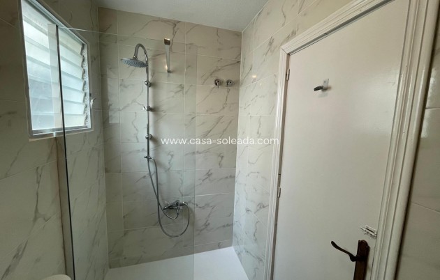 Resale - Apartment / flat - Torrevieja - Center
