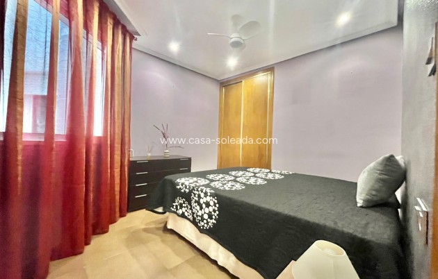 Resale - Apartment / flat - Torrevieja - Center