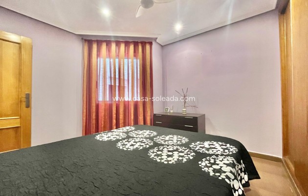 Resale - Apartment / flat - Torrevieja - Center