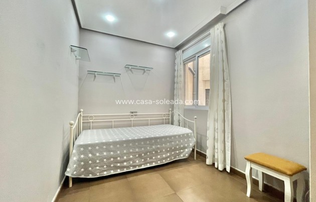Resale - Apartment / flat - Torrevieja - Center