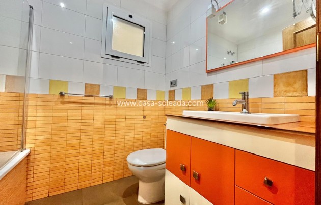 Resale - Apartment / flat - Torrevieja - Center