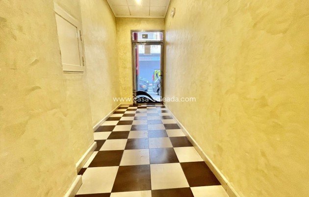Resale - Apartment / flat - Torrevieja - Center