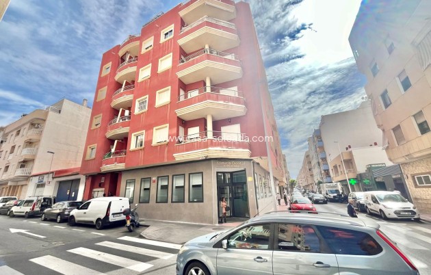 Resale - Apartment / flat - Torrevieja - Center