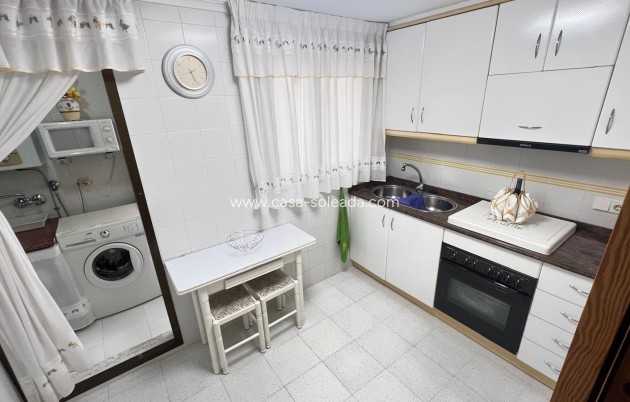 Resale - Apartment / flat - Torrevieja - Center