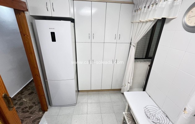 Resale - Apartment / flat - Torrevieja - Center