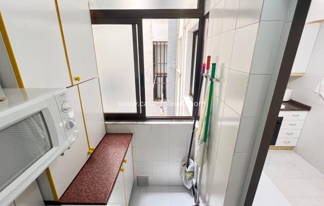 Resale - Apartment / flat - Torrevieja - Center