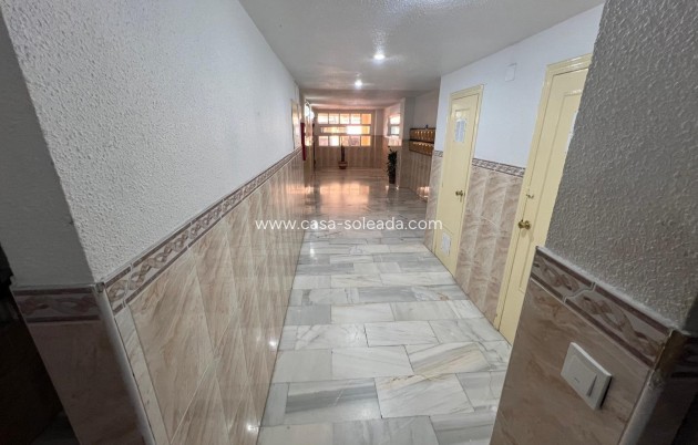 Resale - Apartment / flat - Torrevieja - Center