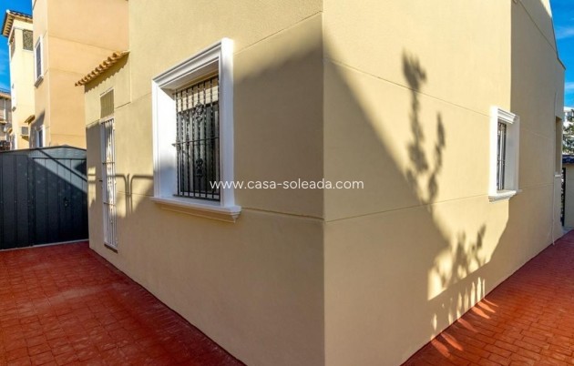 Herverkoop - Villa - Orihuela Costa - Costa Blanca