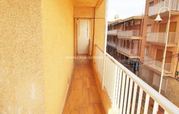 Resale - Apartment / flat - Guardamar del Segura - Pueblo