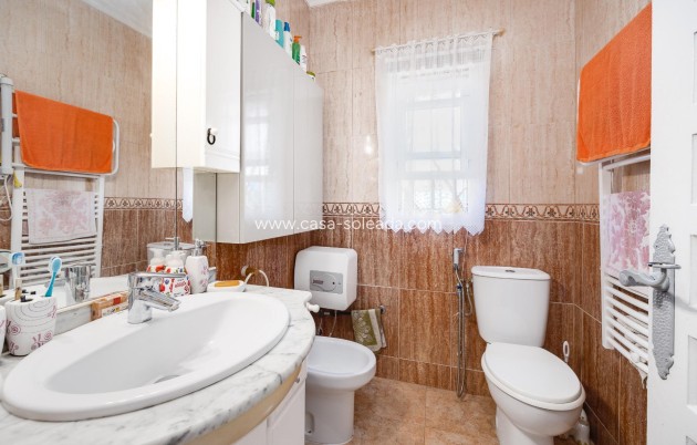 Wiederverkauf - Villa - Torrevieja - Aguas nuevas