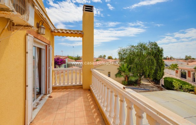 Wiederverkauf - Villa - Torrevieja - Aguas nuevas