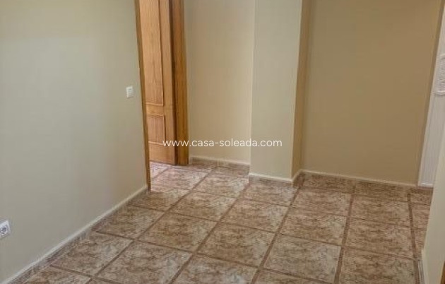 Resale - Apartment / flat - Torrevieja - Center