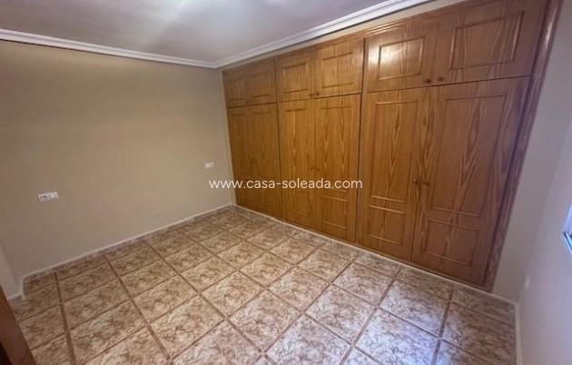 Resale - Apartment / flat - Torrevieja - Center