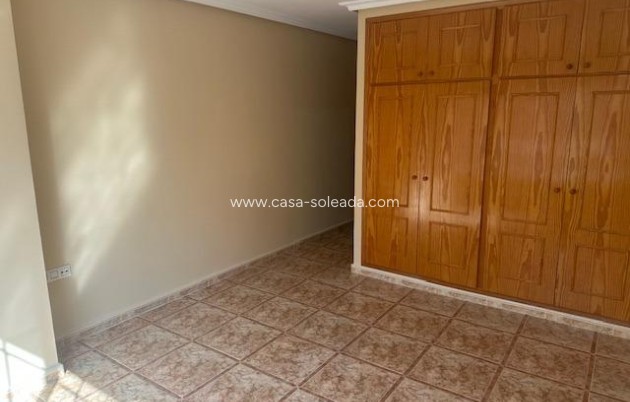 Resale - Apartment / flat - Torrevieja - Center