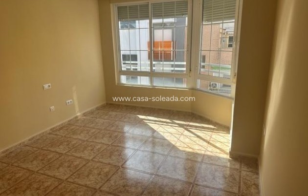 Resale - Apartment / flat - Torrevieja - Center