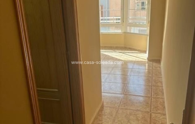 Resale - Apartment / flat - Torrevieja - Center