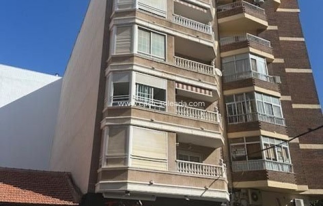 Resale - Apartment / flat - Torrevieja - Center