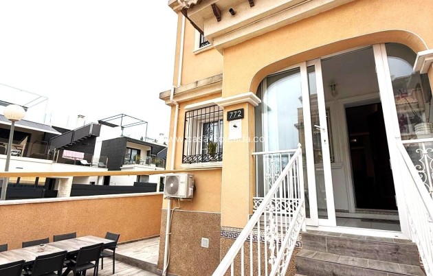 Herverkoop - Villa - Orihuela Costa - Villamartín