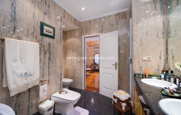 Wiederverkauf - Villa - Torrevieja - Aguas nuevas