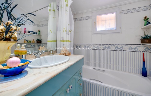 Wiederverkauf - Villa - Torrevieja - Aguas nuevas