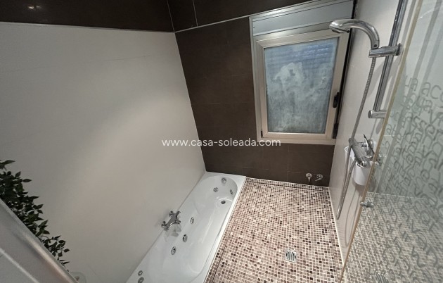 Wiederverkauf - Villa - La Nucía - Costa Blanca