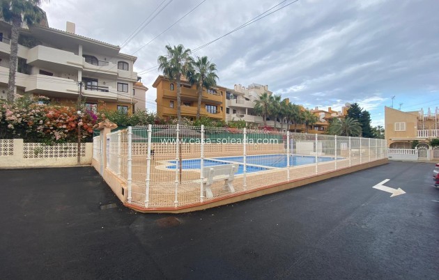 Wiederverkauf - Villa - Orihuela Costa - Punta Prima