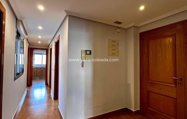 Herverkoop - Appartement / flat - Torrevieja - Estacion Autobuses