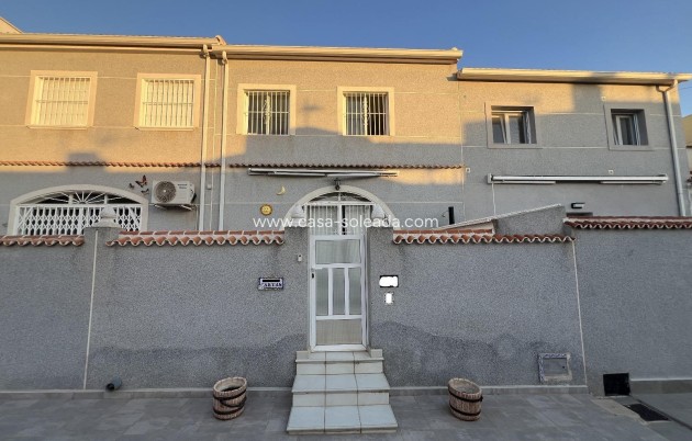 Wiederverkauf - Stadthaus - Torrevieja - La Siesta