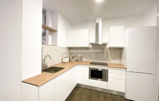 Wiederverkauf - Wohnung - Alicante - Altozano