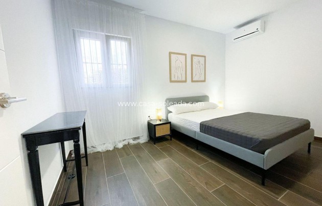 Wiederverkauf - Wohnung - Alicante - Altozano