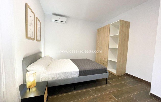 Wiederverkauf - Wohnung - Alicante - Altozano