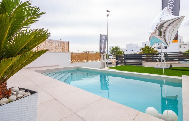 Neue Gebäude - Villa - Orihuela Costa - Pau 8