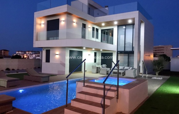 Obra nueva - Villa - Dehesa De Campoamor