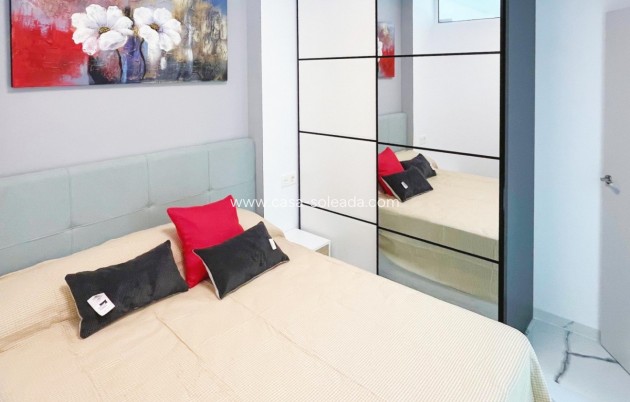 Resale - Apartment / flat - Torrevieja - Costa Blanca
