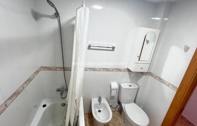 Resale - Apartment / flat - Torrevieja - Center
