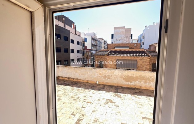 Herverkoop - Herenhuis - Torrevieja