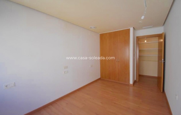 Herverkoop - Appartement / flat - Torrevieja - Centro - Muelle Pesquero